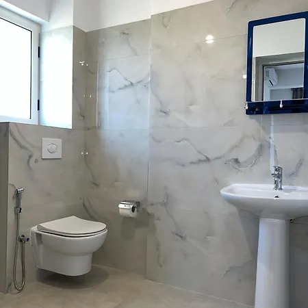 3rd Floor Mali I Robit Apartament