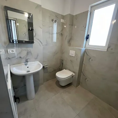 Apartament 3rd Floor Mali I Robit