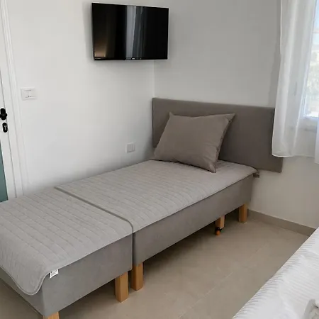 3rd & 4th Floor Mali I Robit דירה גולם