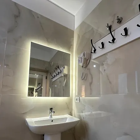 Appartement 3rd & 4th Floor Mali I Robit Golem (Tirana)