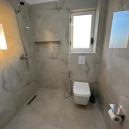 3rd & 4th Floor Mali I Robit Appartement Golem (Tirana)